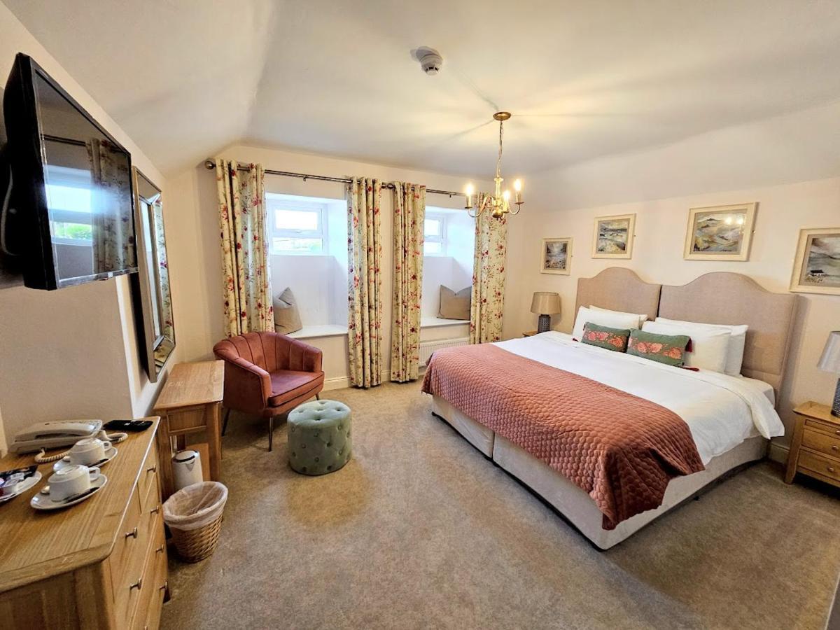 Hotel The 4*